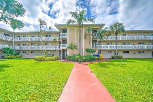 2606 South Dr #304, Lake Worth Beach, Florida 33461, image 1