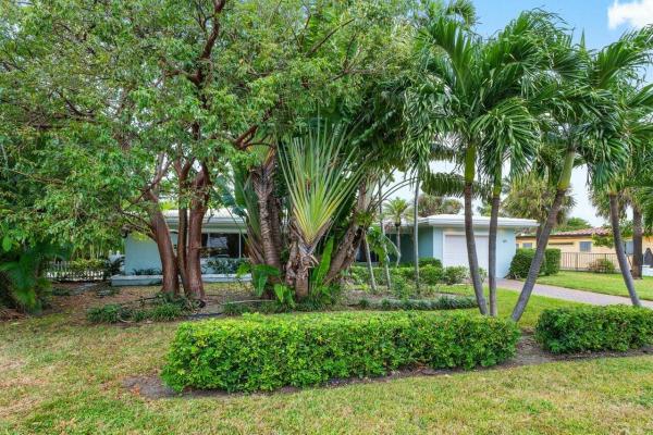 121 NE Spanish Ct, Boca Raton, Florida 33432, image 1