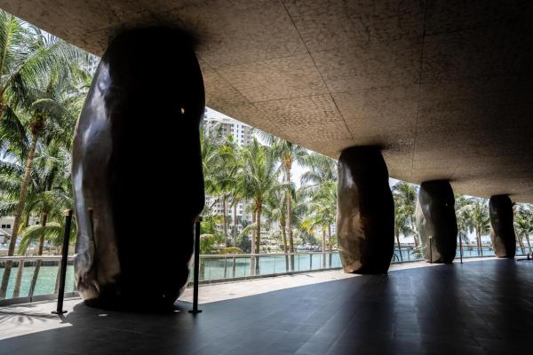 Icon Brickell Tower 2, 495 Brickell Ave #4010, Miami, Florida 33131, image 1