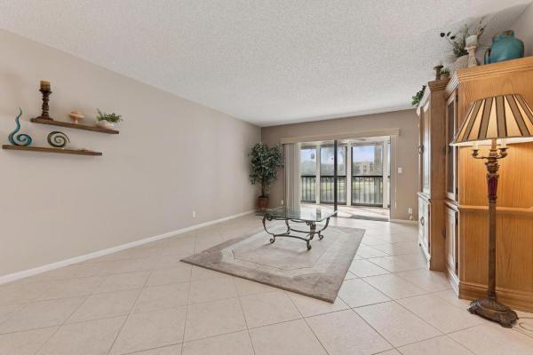 Huntington Lakes 4, 7280 Amberly Ln #208, Delray Beach, Florida 33446, image 1