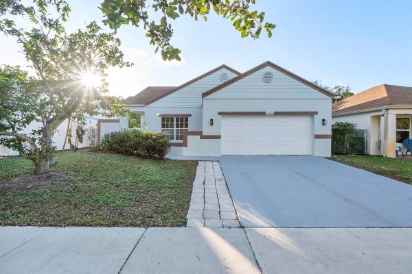 Cinnamon Place At Honeywoods, 1410 SW 85th Ter, Pembroke Pines, Florida 33025, image 1