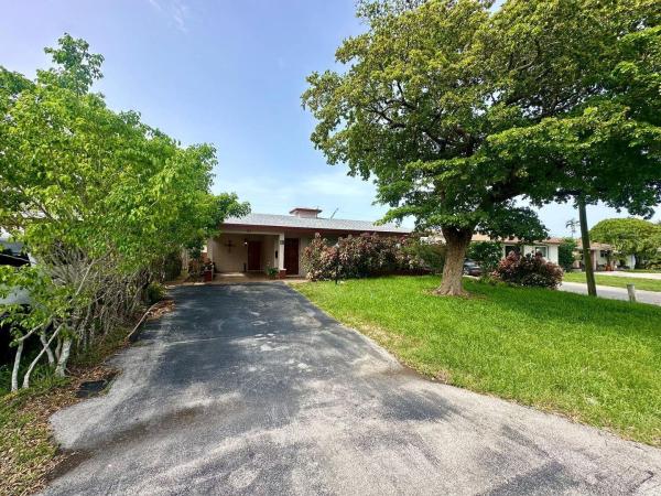 North Andrews Gardens, 51 NE 49th St, Oakland Park, Florida 33334, image 1