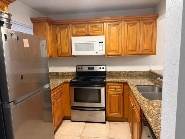 Palm Beach Place, 1760 Windorah Way #D, West Palm Beach, Florida 33411, image 2