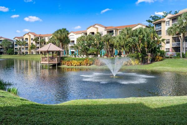 Uno Lago, 600 Uno Lago Dr #104, Juno Beach, Florida 33408, image 1