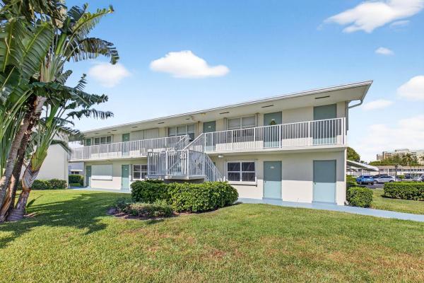 Sterling Village, 480 Horizons W #212, Boynton Beach, Florida 33435, image 1