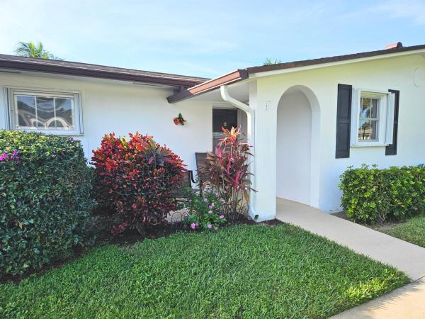 Crosley At Cresthaven Villas, 2920 Crosley Dr E #B, West Palm Beach, Florida 33415, image 1