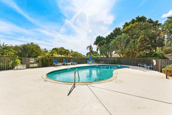 Pinewood At Eastpointe Country Club, 13369 Touchstone Pl #102, Palm Beach Gardens, Florida 33418, image 2