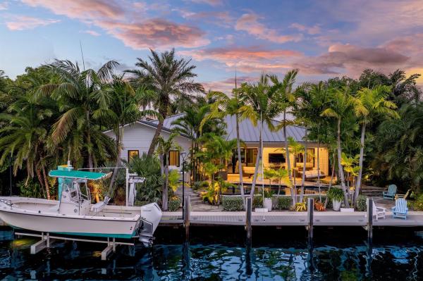 Boynton Isles, 940 Greenbriar Dr, Boynton Beach, Florida 33435, image 1