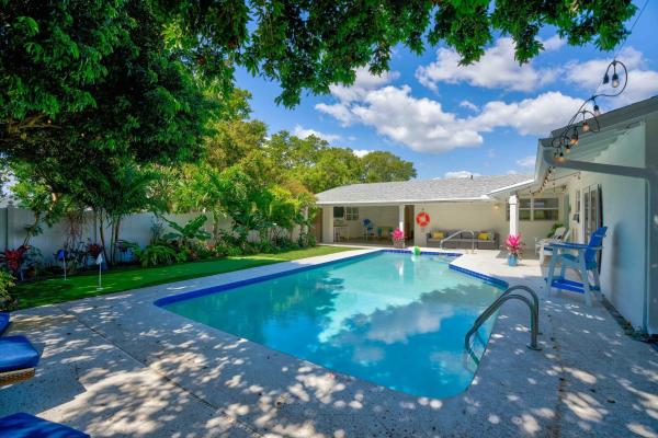 Country Club, 547 Marlin Rd, North Palm Beach, Florida 33408, image 2