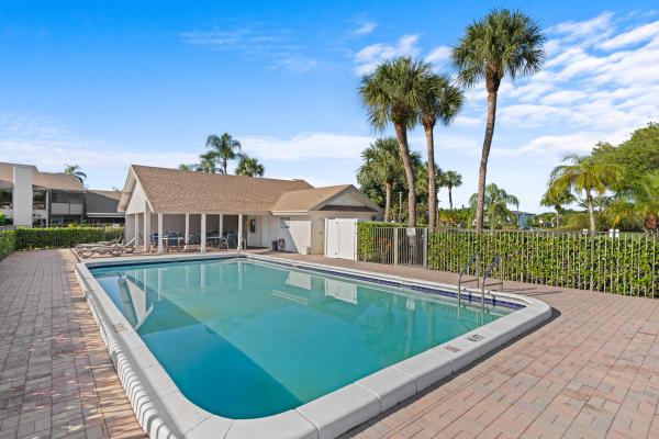 Canary Palm Club, 6735 Canary Palm Cir, Boca Raton, Florida 33433, image 2
