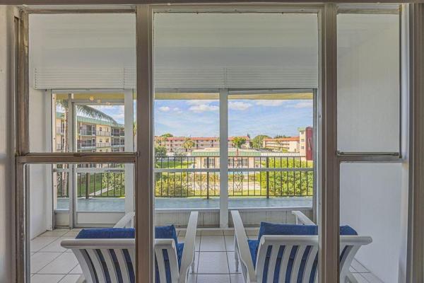 Hampton Gardens, 808 SE 7th St #305, Deerfield Beach, Florida 33441, image 1