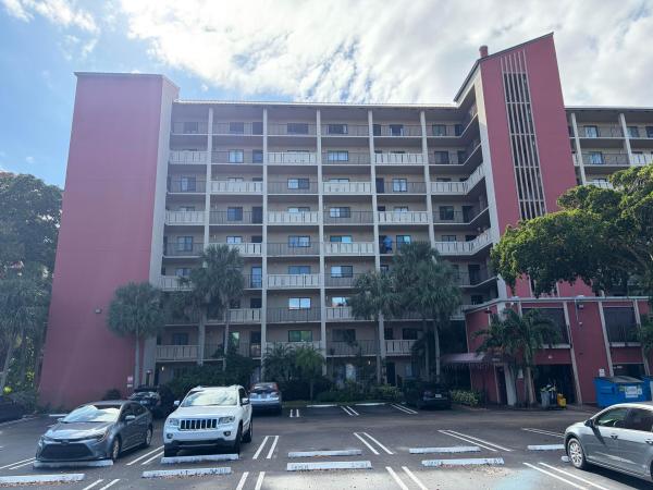 Cypress Bend, 2202 S Cypress Bend Dr #101, Pompano Beach, Florida 33069, image 3