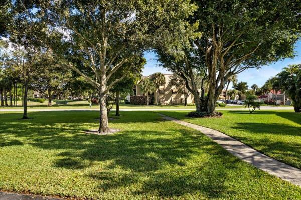 Lakeside Of Banyan Springs, 10203 Mangrove Dr #101, Boynton Beach, Florida 33437, image 2
