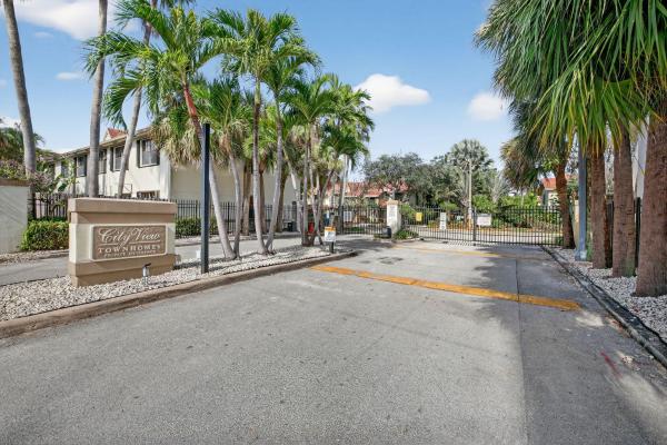 City View Townhomes, 237 City View Dr, Fort Lauderdale, Florida 33311, image 2