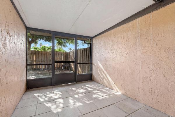 Country Fair, 9926 Watermill Cir #D, Boynton Beach, Florida 33437, image 2