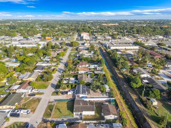 Sutton Terrace South, 4664 Sutton Ter S, West Palm Beach, Florida 33415, image 2