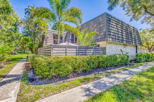 Glenwood Townhomes, 1209 12th Ter #1209, Palm Beach Gardens, Florida 33418, image 1