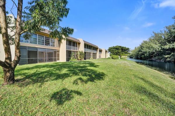 Golden Lakes Village, 140 Lake Meryl Dr, West Palm Beach, Florida 33411, image 3