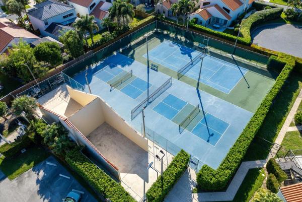 La Lique At Crystal Pointe, 2674 La Lique Cir, Palm Beach Gardens, Florida 33410, image 3