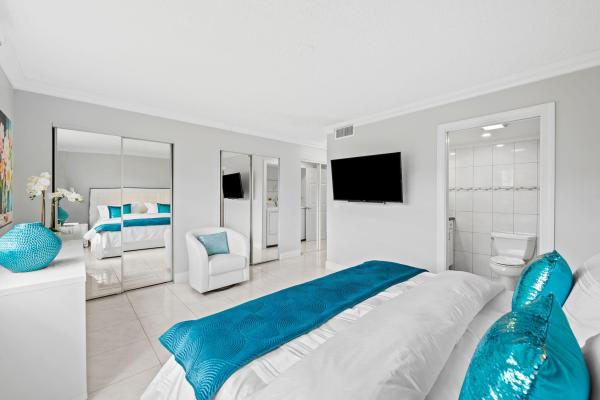 Meadowbrook Lakes View, 170 SE 5th Ave #103, Dania Beach, Florida 33004, image 3