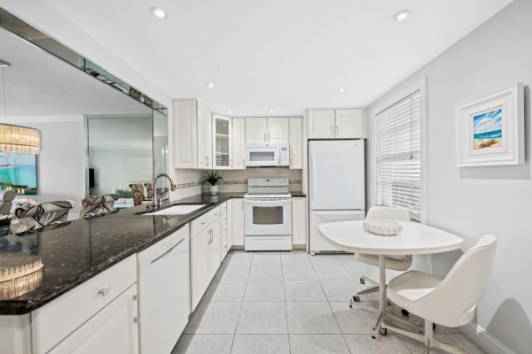 Meadowbrook Lakes View, 170 SE 5th Ave #103, Dania Beach, Florida 33004, image 1