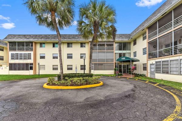 Sabal Palm Village, 5190 E Sabal Palm Blvd #104, Tamarac, Florida 33319, image 1