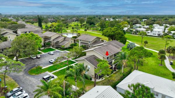 Riverbend Country Club, 18350 SE Wood Haven Ln #J, Jupiter, Florida 33469, image 2