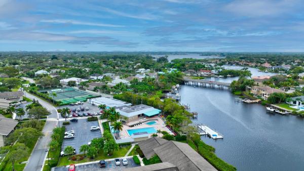 Riverbend Country Club, 18350 SE Wood Haven Ln #J, Jupiter, Florida 33469, image 2