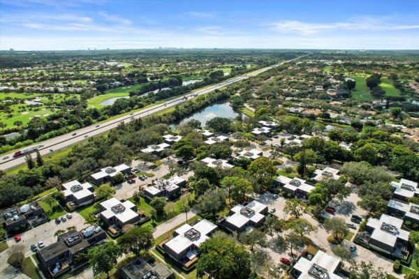 Glenwood Townhomes, 625 6th Ter, Palm Beach Gardens, Florida 33418, image 2