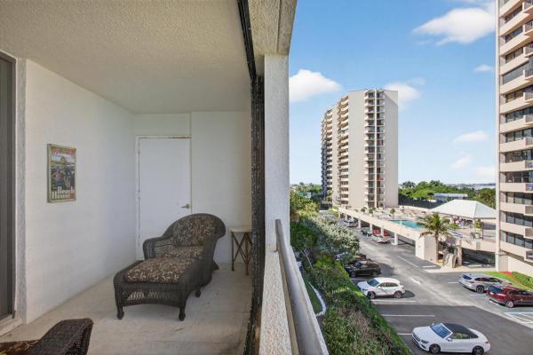 Martinique, 4050 N Ocean Dr, Riviera Beach, Florida 33404, image 2