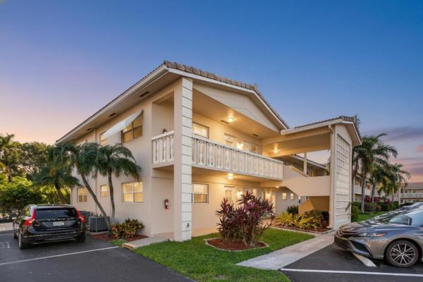 Venetian Park Gardens, 2131 NE 42nd Ct #212E, Lighthouse Point, Florida 33064, image 2
