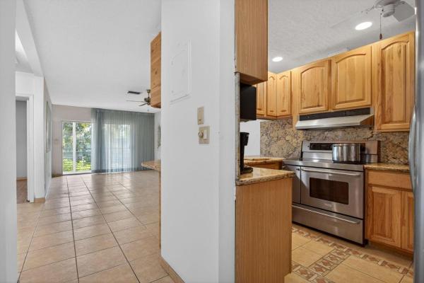 Venetian Park Gardens, 2131 NE 42nd Ct #212E, Lighthouse Point, Florida 33064, image 1
