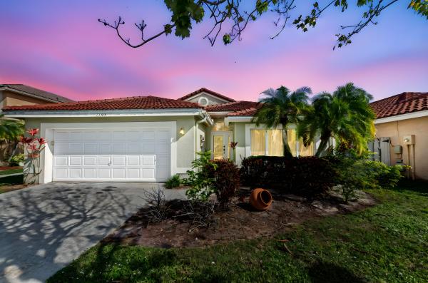 Bristol Bay At Lake Charleston, 7409 Michigan Isle Rd, Lake Worth, Florida 33467, image 2