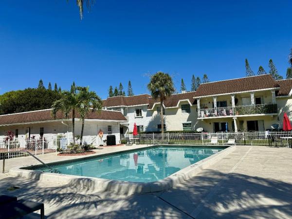 Brookfield Gardens North, 708 SE 2nd Ave #324, Deerfield Beach, Florida 33441, image 1