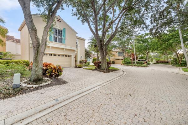 Villa D'Este, 7 Via Tivoli, Palm Beach Gardens, Florida 33418, image 1