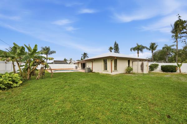 798 SE Thanksgiving Ave, Port St. Lucie, Florida 34984, image 1