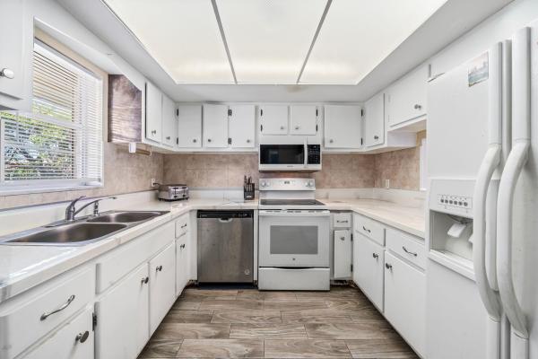 Village Garden, 419 Us Highway 1 #201, North Palm Beach, Florida 33408, image 1