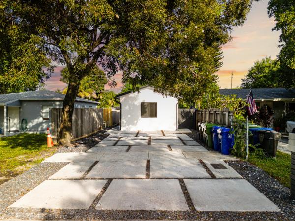 South Middle River, 1126 NW 4th Ave #1-2, Fort Lauderdale, Florida 33311, image 1