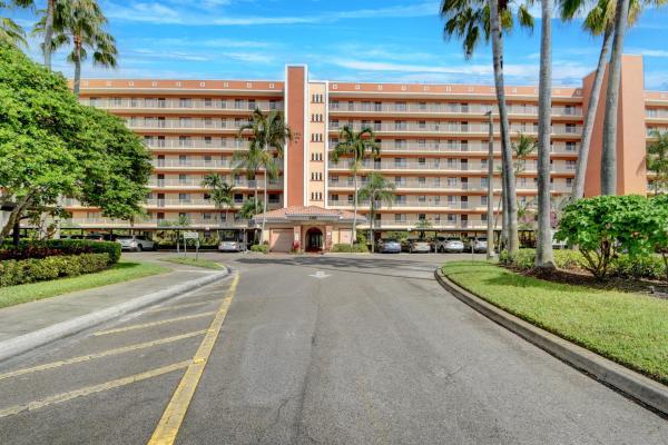 Huntington Towers, 7380 S Oriole Blvd #103, Delray Beach, Florida 33446, image 1
