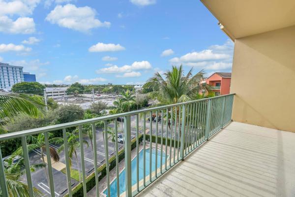 Park Place, 1650 Presidential Way #504, West Palm Beach, Florida 33401, image 1
