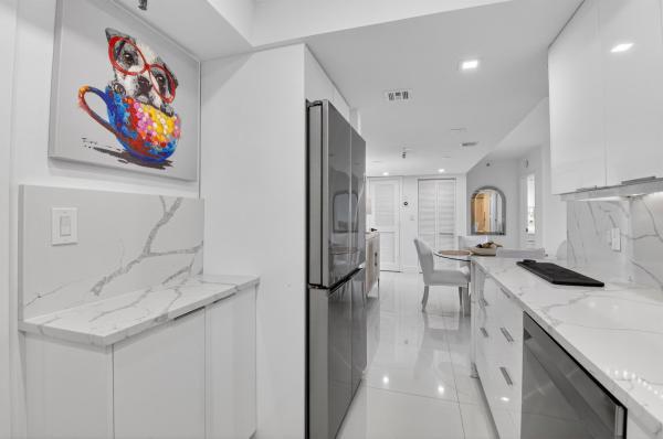 Willow Wood Midrise At Boca Country Club, 6815 Willow Wood Dr #4083, Boca Raton, Florida 33434, image 1