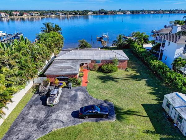 Pennock Point Estates, 5297 Pennock Point Rd, Jupiter, Florida 33458, image 2