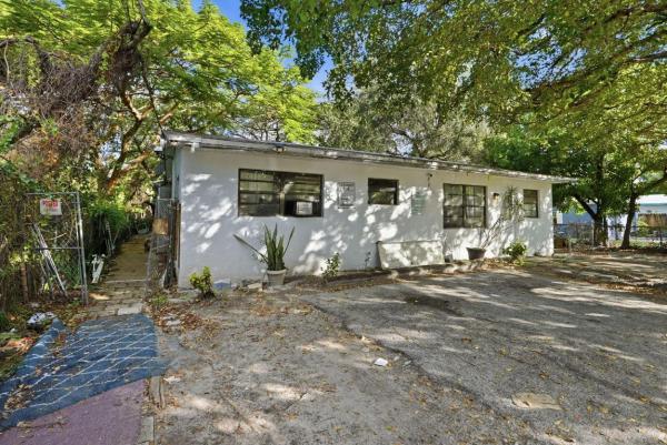 Royal Poinciana, 1918 Sheridan St #1-2, Hollywood, Florida 33020, image 1