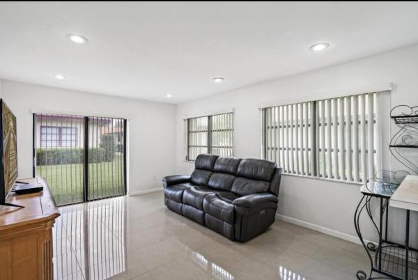 Buttonwood, 6089 Glentree Ln, Greenacres, Florida 33463, image 2