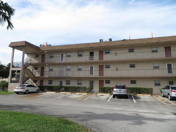 Lakeside Village, 719 Lori Dr #302, Palm Springs, Florida 33461, image 1