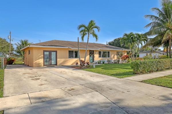 Roosevelt Estates, 1476 N Mangonia Dr, West Palm Beach, Florida 33401, image 1