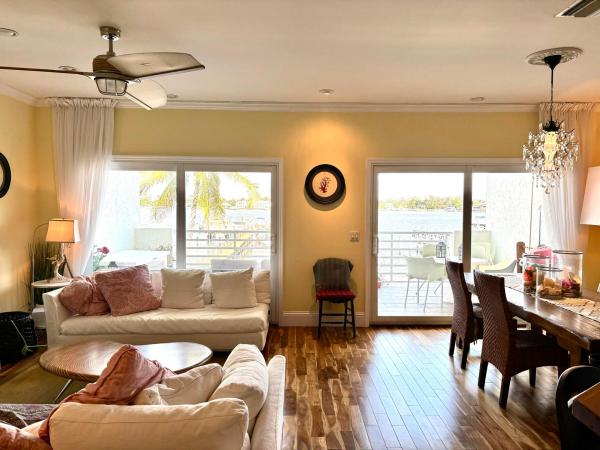 Coconut Cove Of Lantana, 328 N Lake Dr, Lantana, Florida 33462, image 1