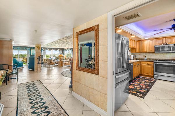 Everglades, 374 Golfview Rd #205, North Palm Beach, Florida 33408, image 1