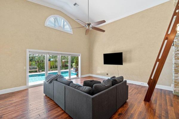 870 NW 7th St, Boca Raton, Florida 33486, image 2
