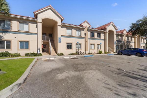 Belvedere Isles, 1165 Golden Lakes Blvd #1212, West Palm Beach, Florida 33411, image 2